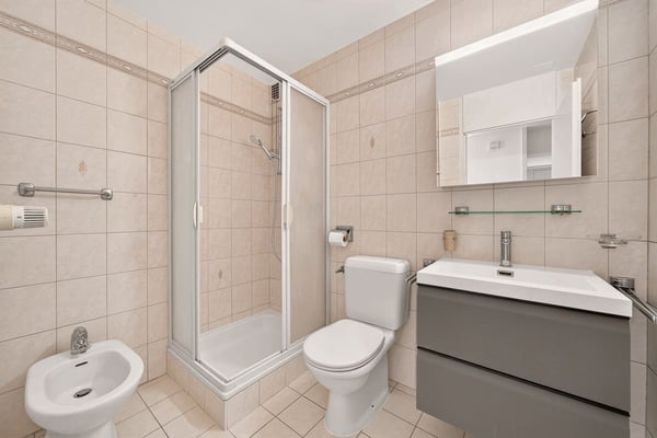 Veytaux - Charmant 3.5 pièces avec balcon et dégagement sur le lac 9