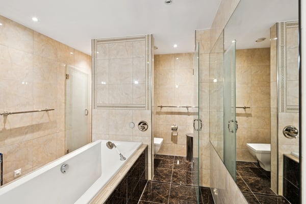 Garten-Rarität an privilegierter Seelage 9