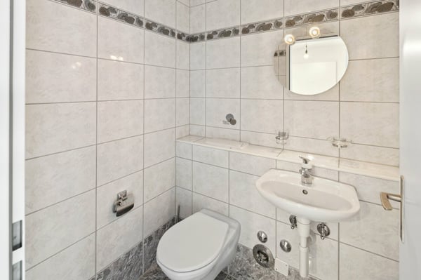 Tolle Wohnung (19m²), zwei Balkone, 1 Garagenplatz und Pelletheizung 10