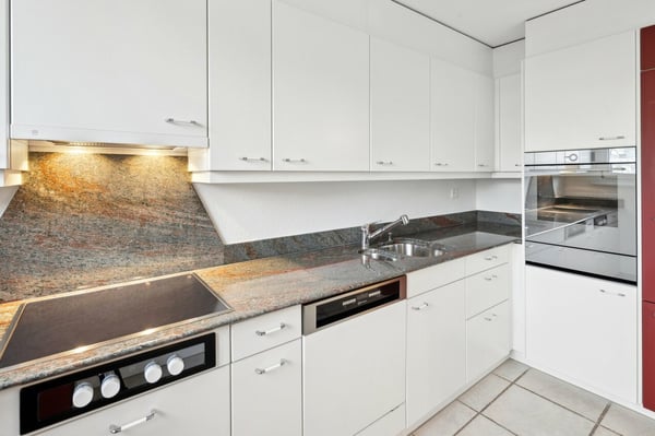 Tolle Wohnung (19m²), zwei Balkone, 1 Garagenplatz und Pelletheizung 8