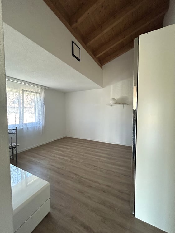 Helle 5.5-Zimmer-Dachwohnung mit Balkon in Uznach 7