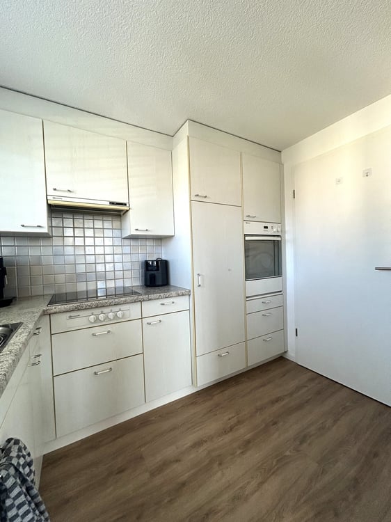 Helle 5.5-Zimmer-Dachwohnung mit Balkon in Uznach 11